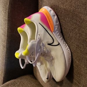 Women's Nike Renew size 8.5